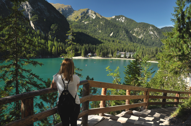 dziewczyna nad Lago di Braies