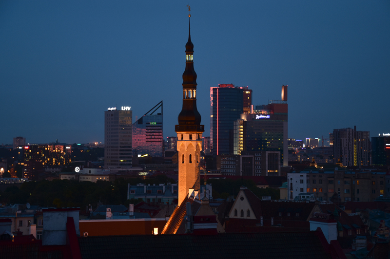 tallin nocą