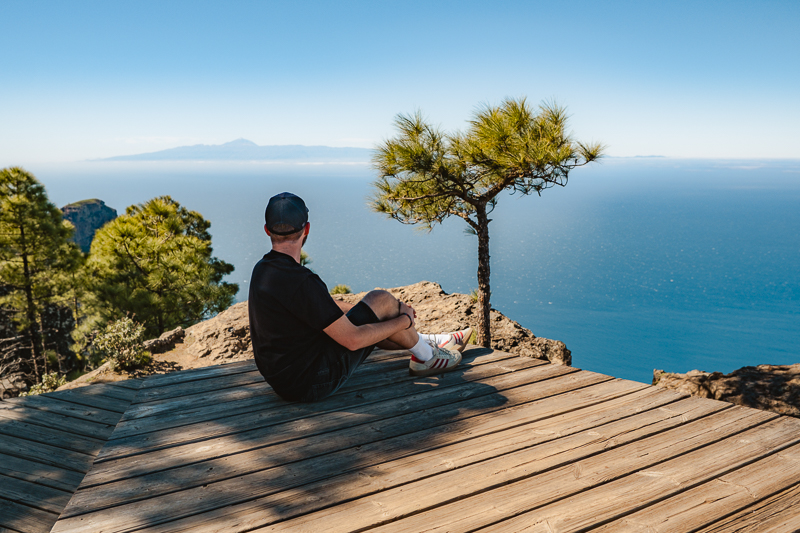Mirador Llanos de La Mimbre - punkt widokowy wśród sosnowych lasów Gran Canarii