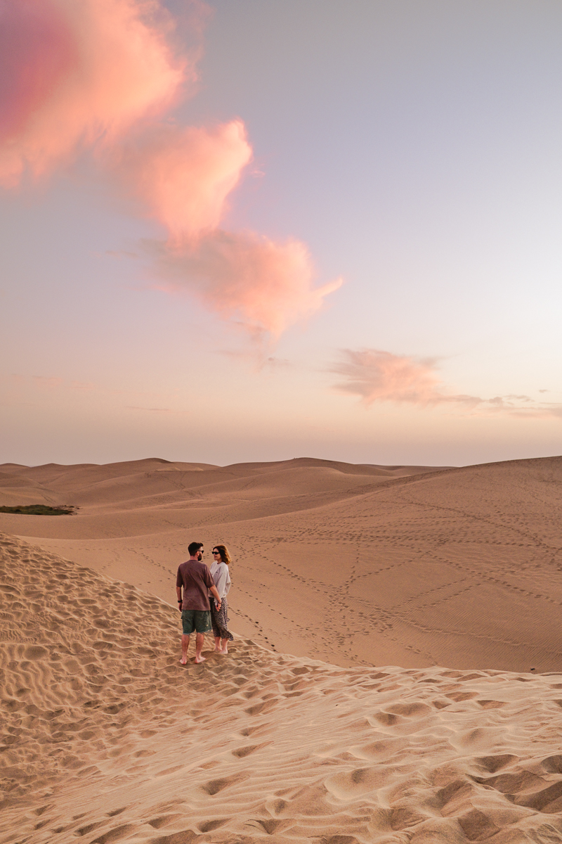 Piaszczyste grzbiety wydm Maspalomas przypominające Saharę, Gran Canaria