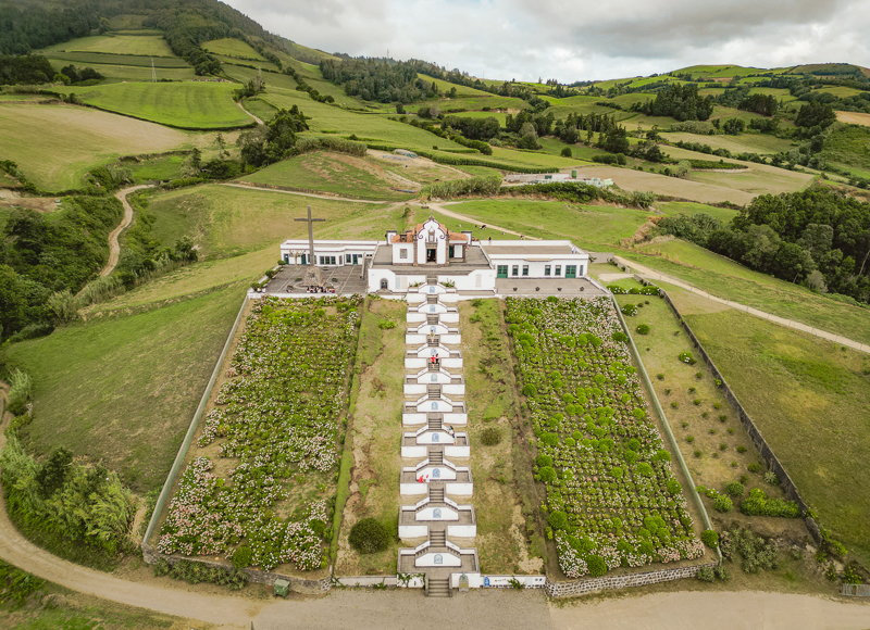 Kaplica Ermida de Nossa Senhora da Paz na wzgórzu